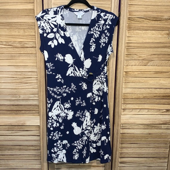 Liz Claiborne Dresses & Skirts - Liz Claiborne Dress Womens Navy Blue White Floral Sleeveless Wrap Petite Small